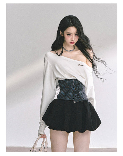 少也眼 "Ivy Academy" Asymmetric Off-Shoulder Long-Sleeve Tee