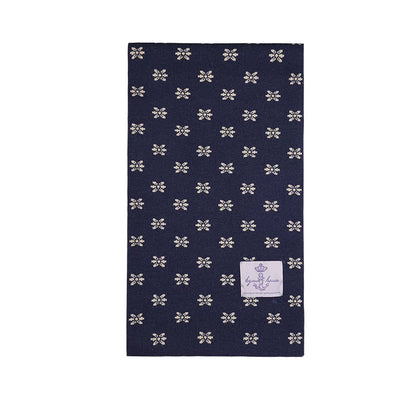 Japanese Lifestyle-Inspired Two-Tone Knit Snowflake Scarf