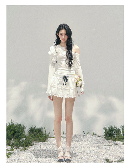 少也眼 "Morning Mist Shoulder" Bow Off-Shoulder T-Shirt in Cloud White 52742574