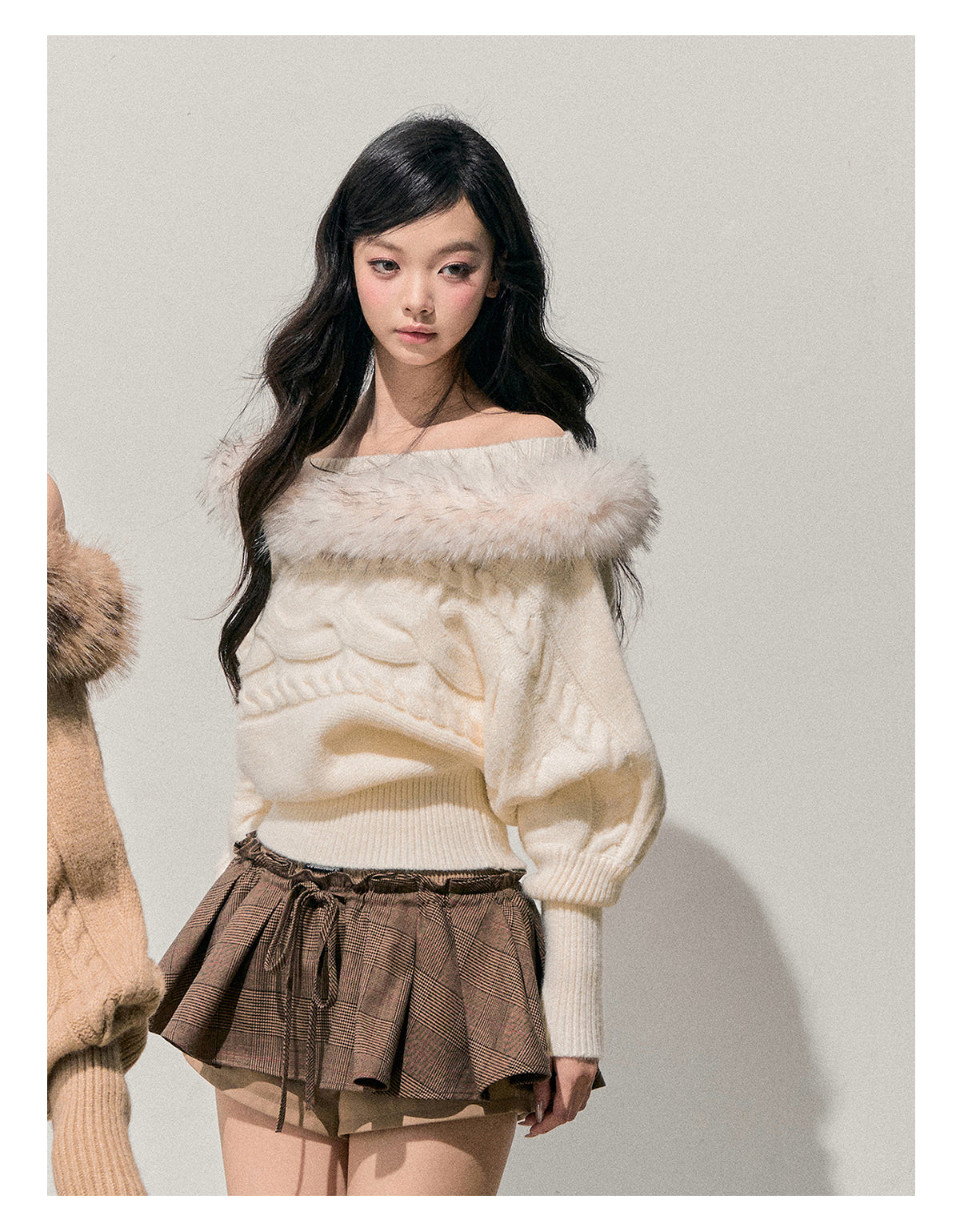 少也眼 “Tea-Scented Dusk” Off-Shoulder Mohair Sweater with Detachable Fur Trim 168459846