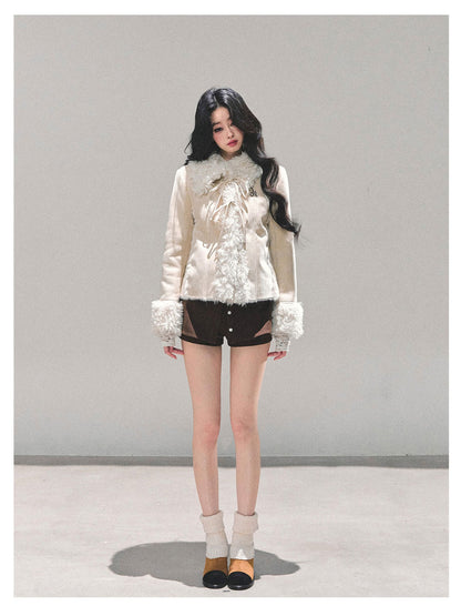 少也眼 “She Melted Into Winter" Faux Shearling Warm Jacket - Almond Beige