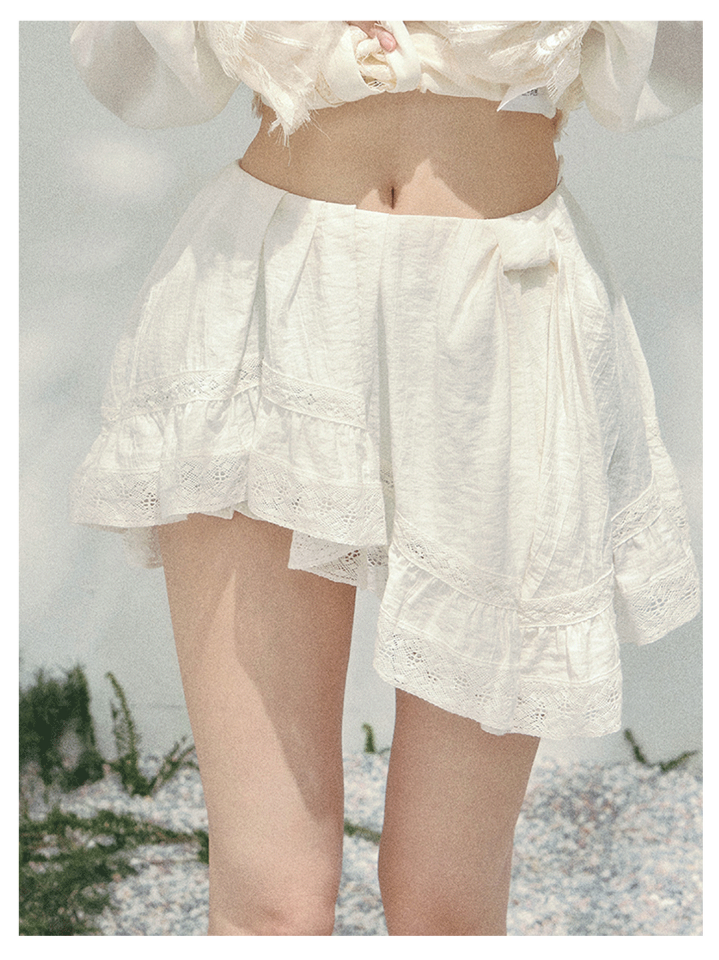 少也眼 “Ripples of Moonlight” White Irregular Chiffon Skirt 143