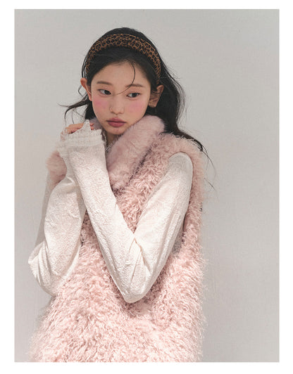 少也眼 “Warmth of a Dreamscape” Pink Faux-Fur Vest 94468854