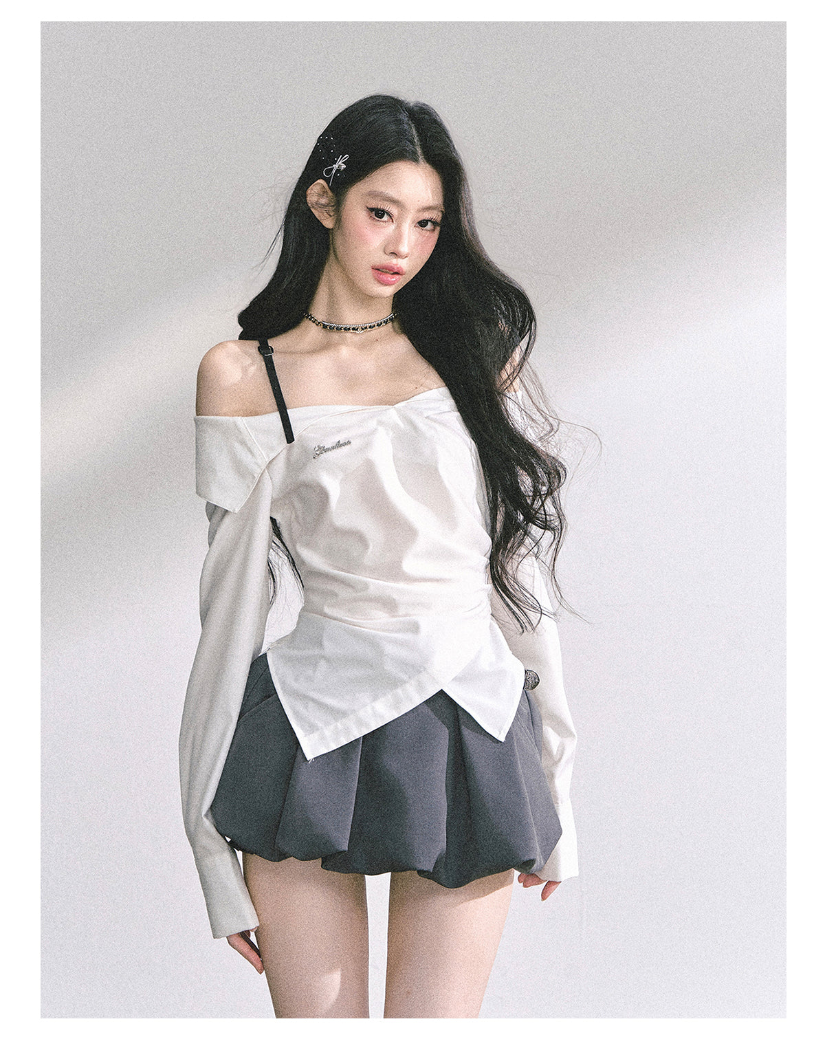 少也眼 "London Reveries" Off-Shoulder Plaid Sun-Proof Shirt - White