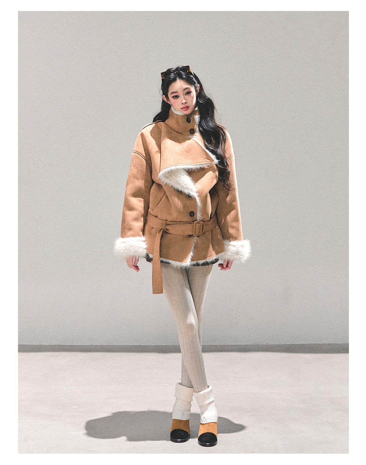 少也眼 "Monologue in the Snow" Suede Faux Shearling Jacket with Belt - Khaki 8746513