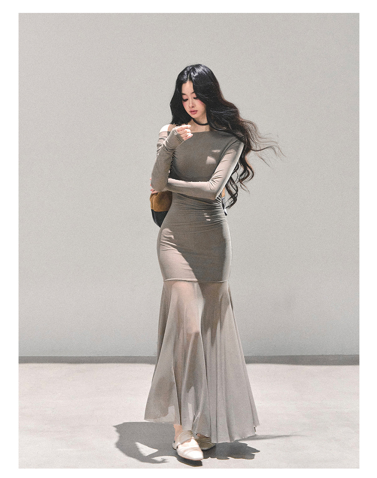 少也眼 "The Silent Heiress" Ash Camel Slim-Fit Evening Maxi Dress 76867845