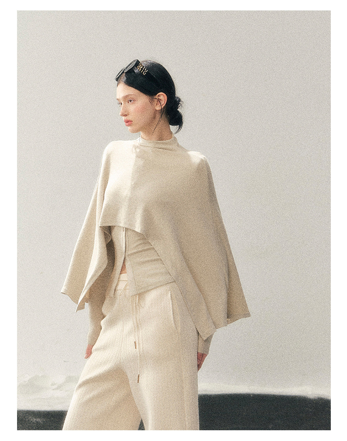 少也眼 "Moss Whisper" Ivory Two-Tone Shawl T-Shirt Two-Piece Set