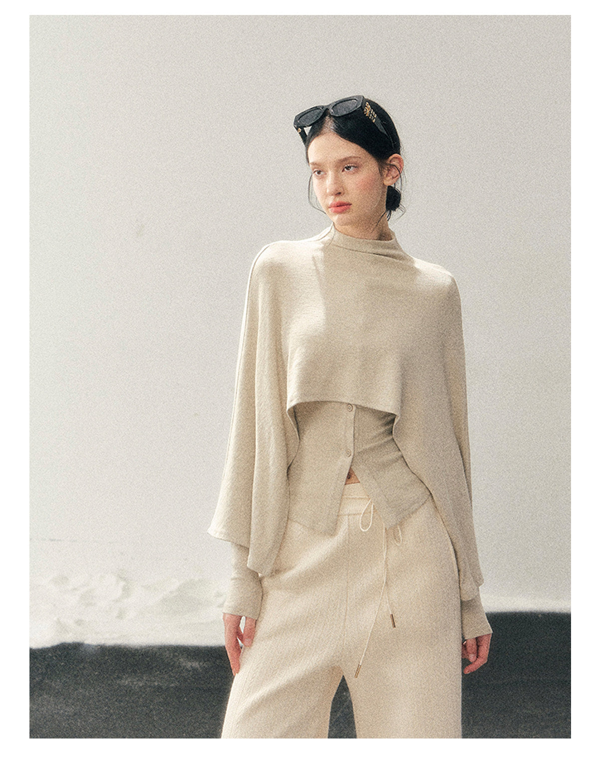 少也眼 "Moss Whisper" Ivory Two-Tone Shawl T-Shirt Two-Piece Set