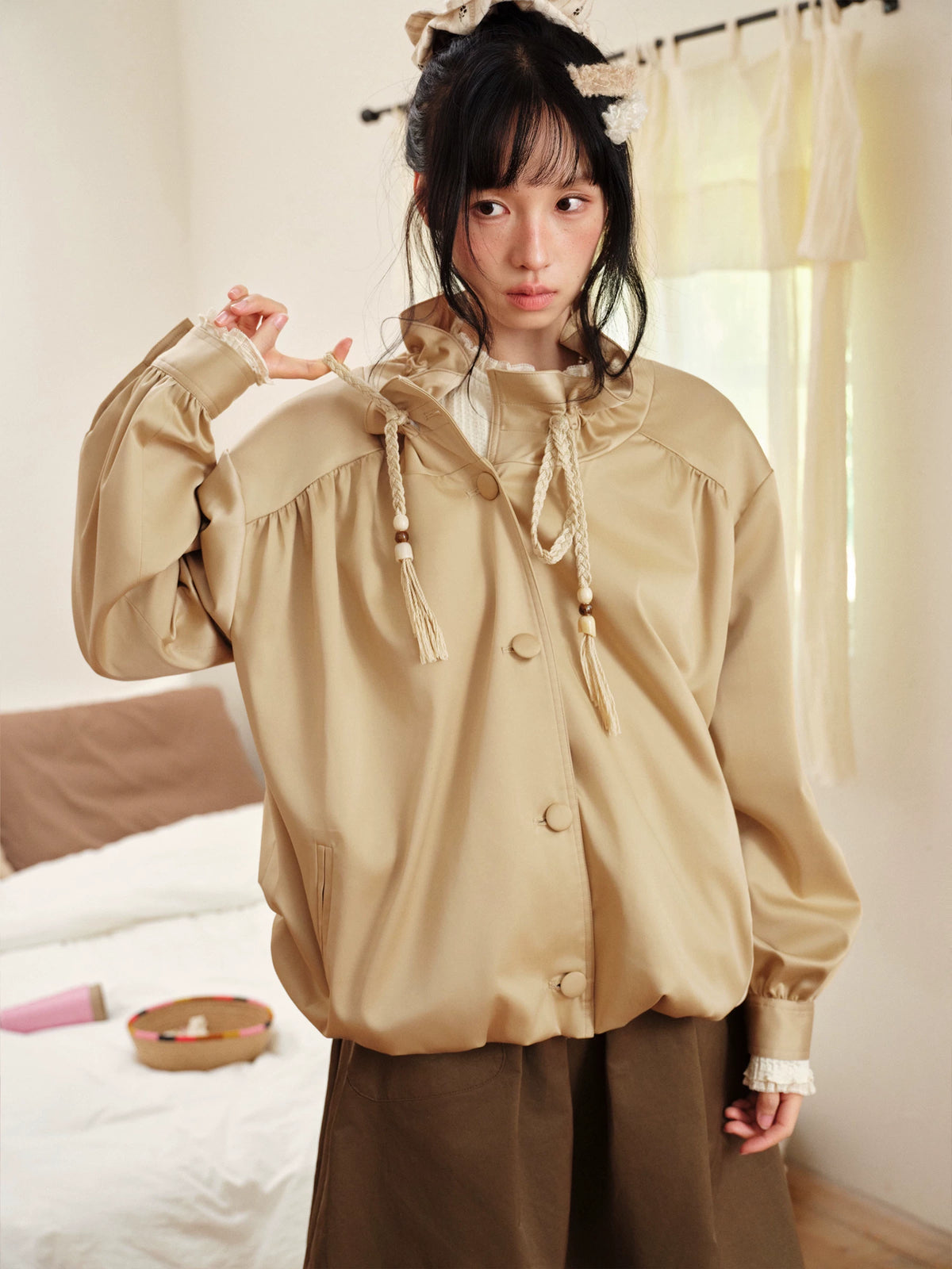 DAILY ARTIST - Champagne Ruffle Stand-Collar Drawstring Jacket