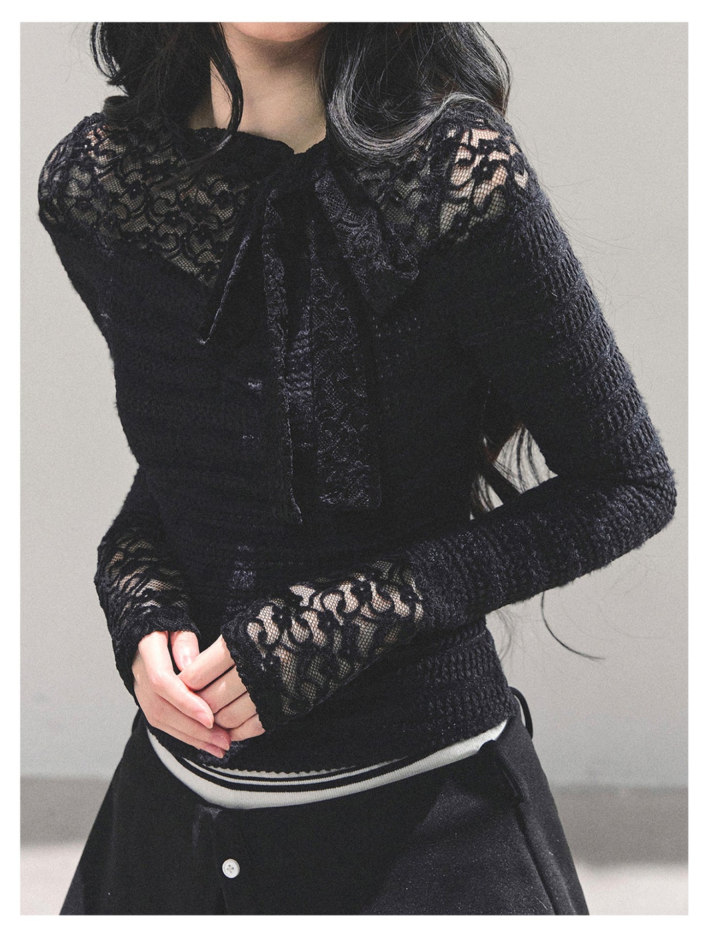 少也眼 “Monochrome Whispers" Lace Long-Sleeve Top - Black