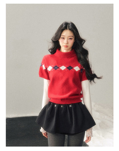 少也眼 “Snow-Wrapped Christmas Letter” Mock Neck Short-Sleeve Knit Top