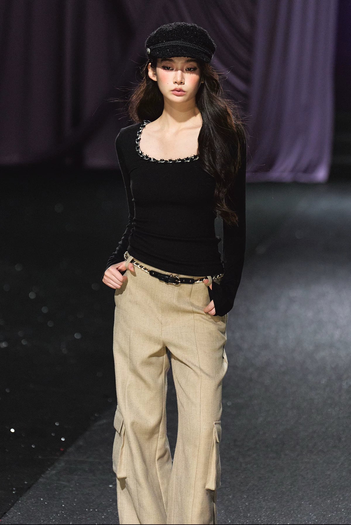 "Heiress Charm" Square Neck Knit Top (Black/ Light Apricot)