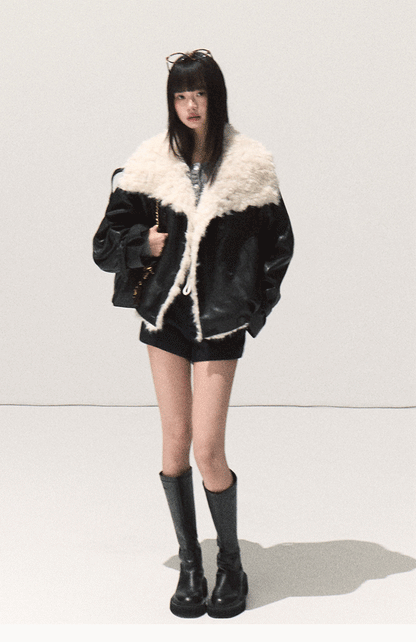 OAKMOO/ "A Night Under the Osmanthus Tree" Rich Black Lambswool-Trimmed Cropped Leather Jacket (Rich Black / Hazel Khaki)