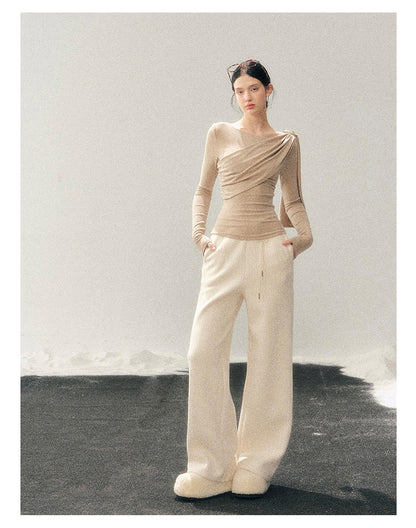 少也眼 “She Is Lighter Than the Wind” Streamer-Neck Top - Oatmeal