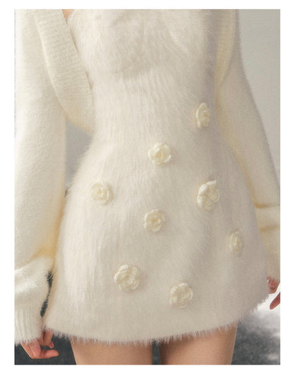 少也眼 "She Steps Through Frostlight" French 3D Floral Faux Mink Mini Dress - Camellia White