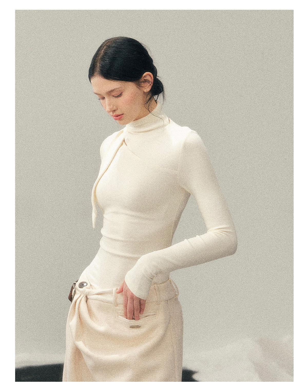 181225 “Pure Tone Essential” Semi-High Neck Soft Knit Base Top - Milky Apricot White