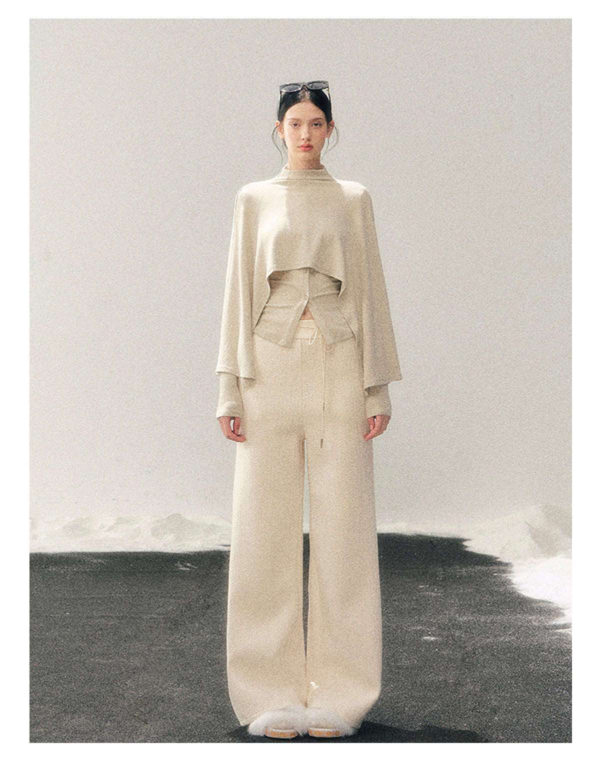 少也眼 "Moss Whisper" Ivory Two-Tone Shawl T-Shirt Two-Piece Set