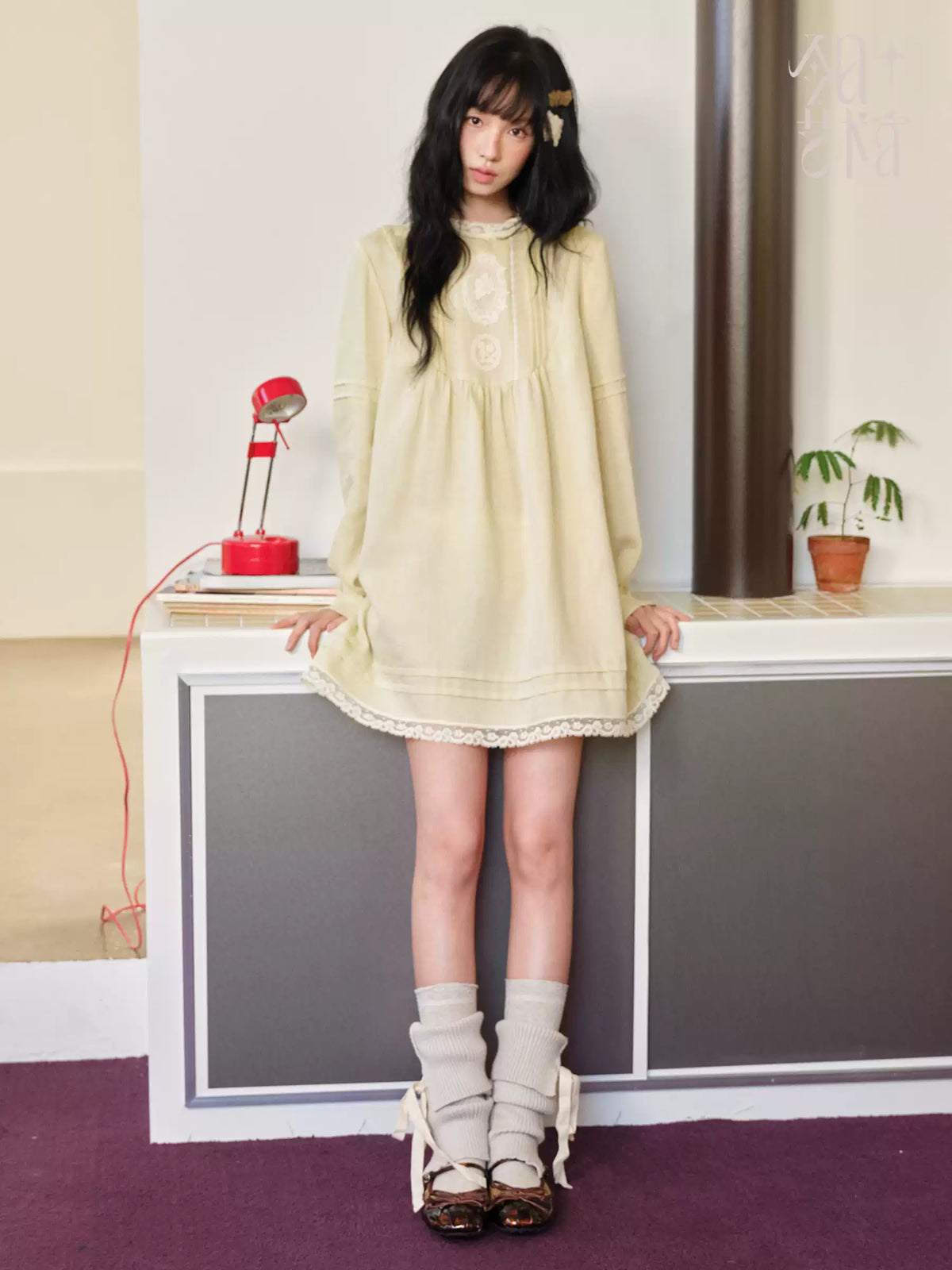 DAILY ARTIST - “Pale Twilight Sequence” Vintage Lace Appliqué Babydoll Dress (Light Brown / Pale Yellow)