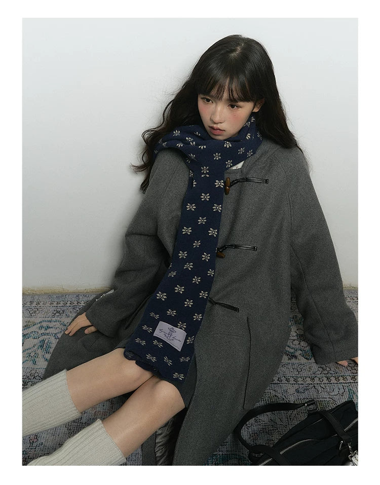 Japanese Lifestyle-Inspired Two-Tone Knit Snowflake Scarf