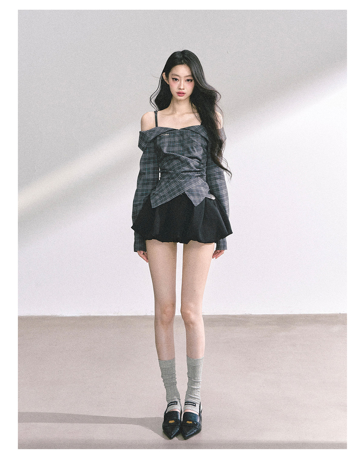 少也眼 "London Reveries" Off-Shoulder Plaid Sun-Proof Shirt - Charcoal Black