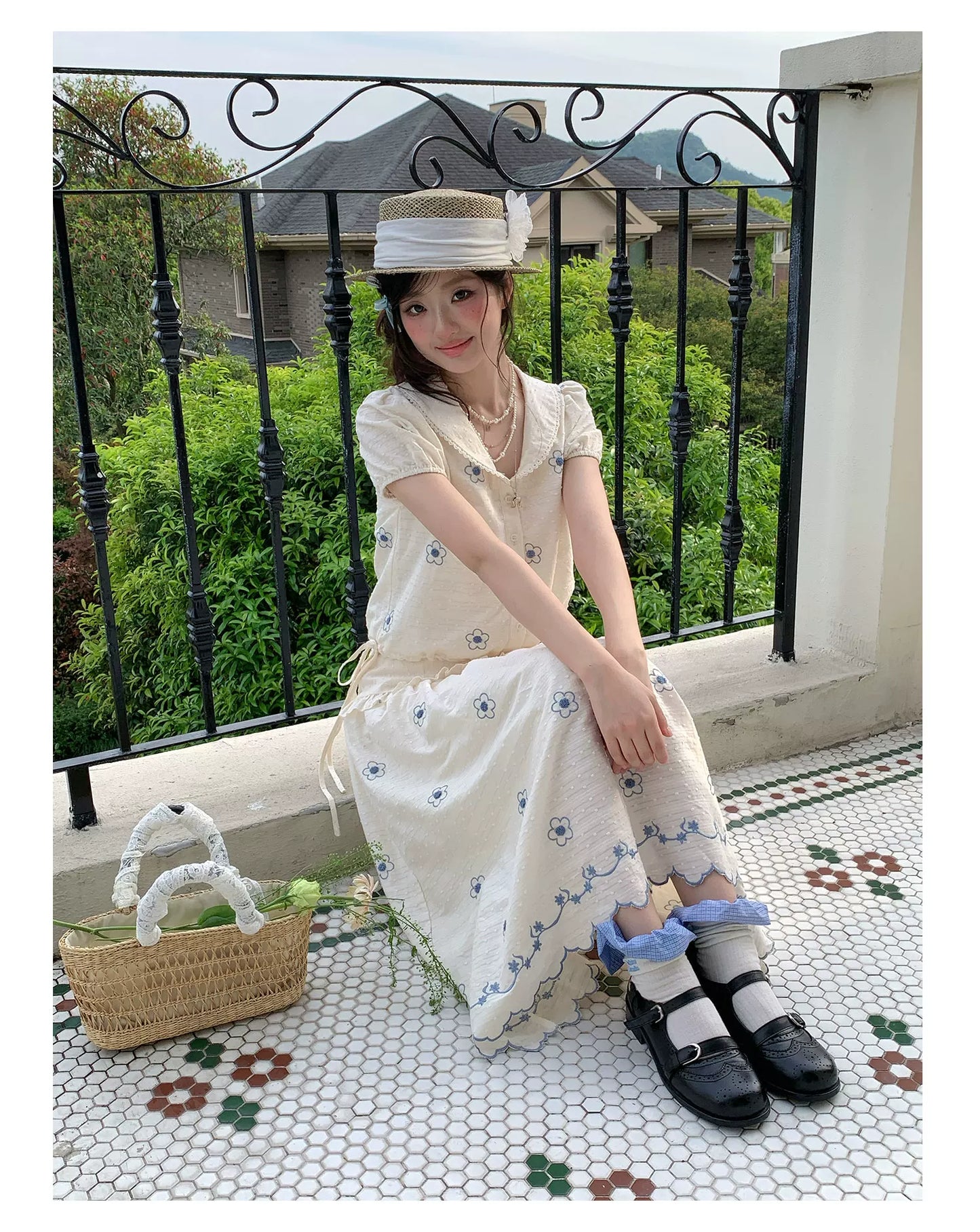 “Flower Sugar Soufflé” Cream Floral Embroidered Skirt Set