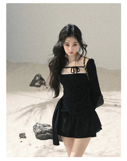"Floating Moonlight" Quiet Black Square Neck Lace Slim-Fit Top 45324535