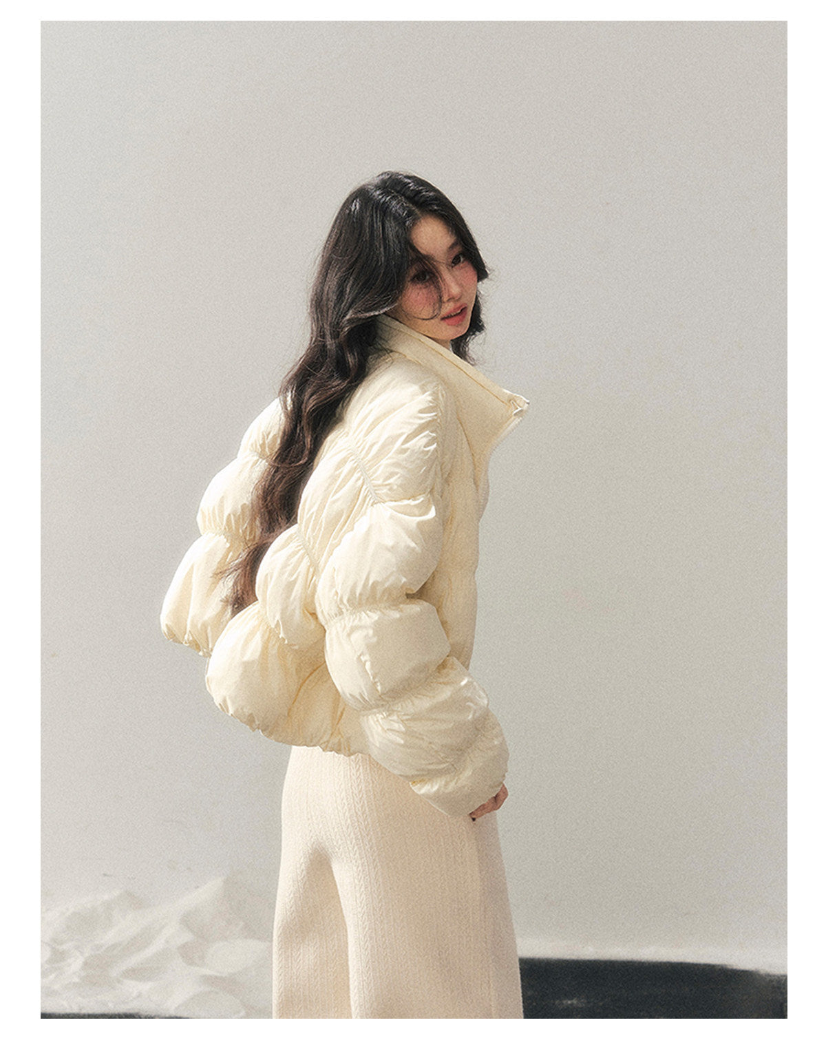 181225 “She Gazes at the Snow” White Duck Down Cropped Jacket - Milky Apricot White