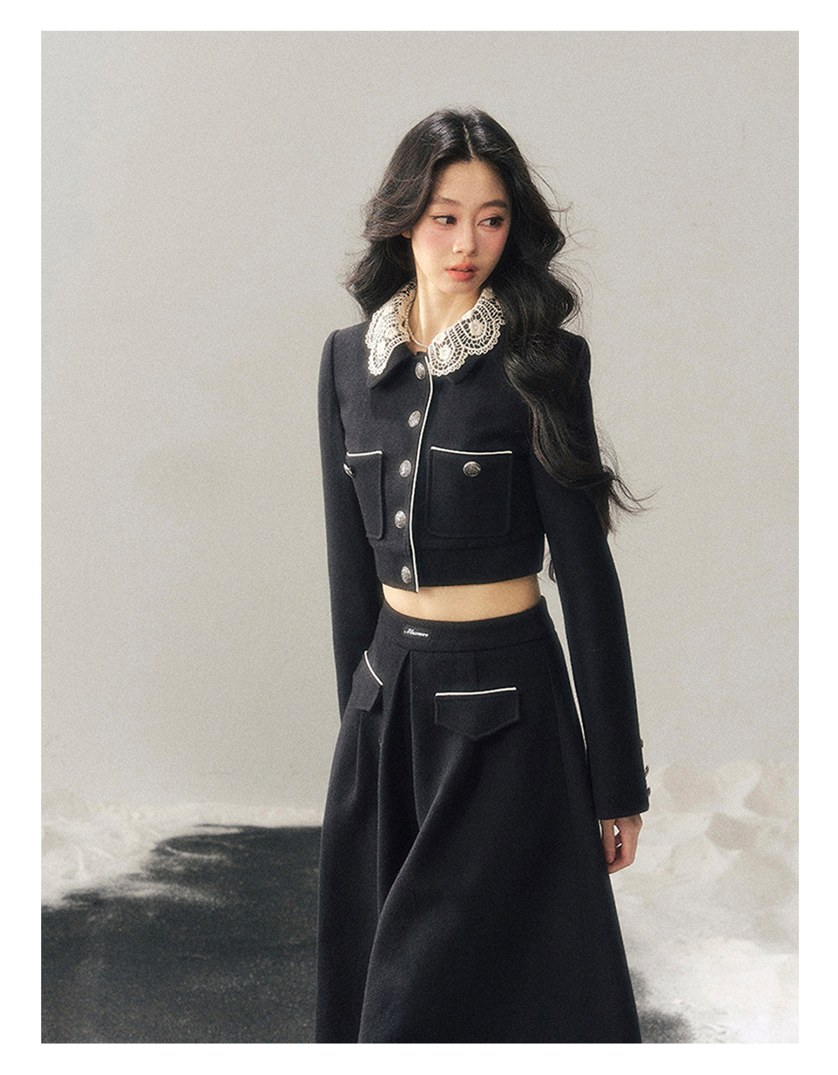 少也眼 "Whispers of Lace" Black French Lace Two-Piece Skirt Set