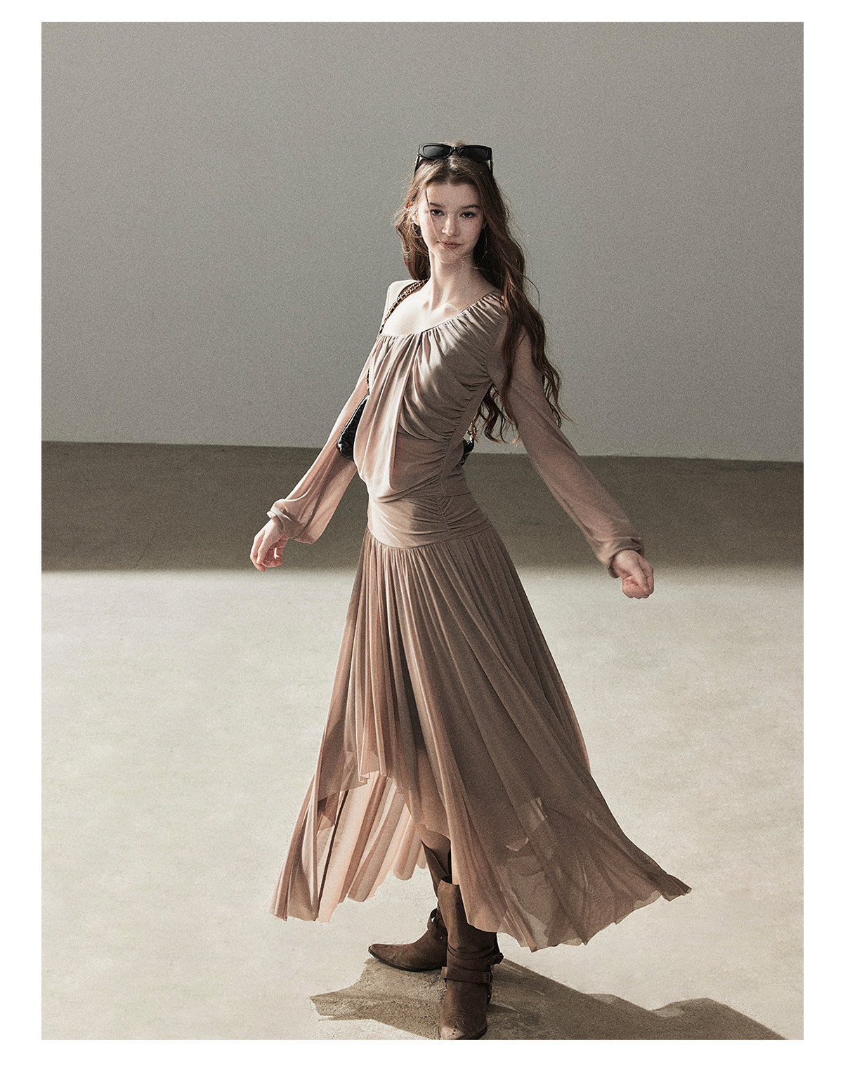 170726 "Waiting for Autumn Rain" Silver Mouse Gray Off-Shoulder Pleated Skirt Set