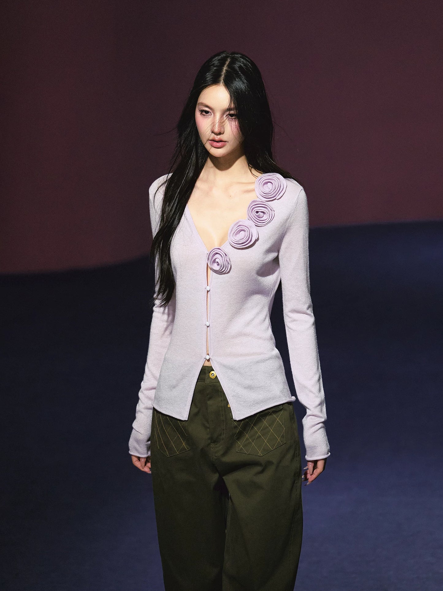 3D Rose Contrast V-Neck Shimmer Knit Cardigan (White/ Light Lavender)