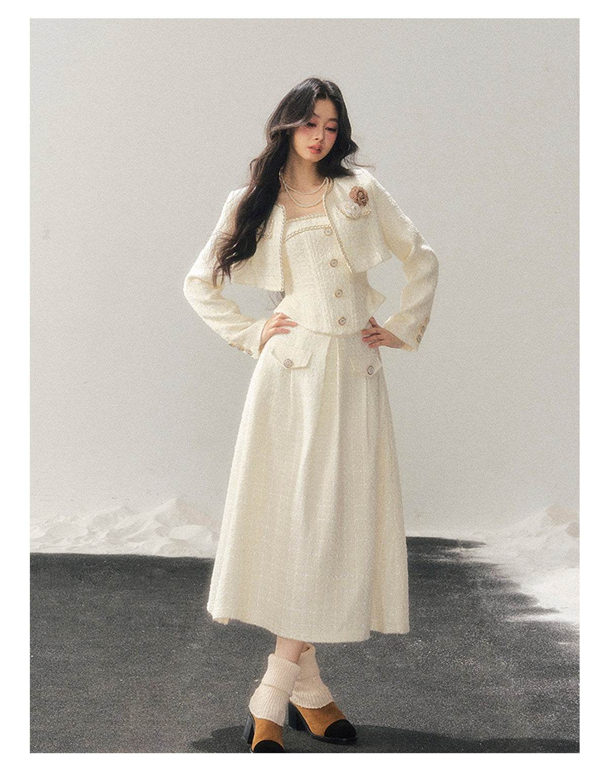 少也眼 "Before the Moon Falls" Bouclé Wool Tweed Set - White