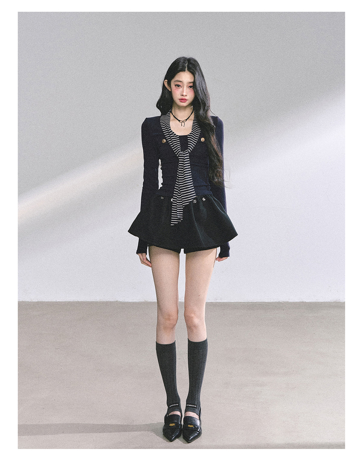 少也眼 "High-Mind Lady" American-Style Tee with Striped Neck Tie - Navy 145846315
