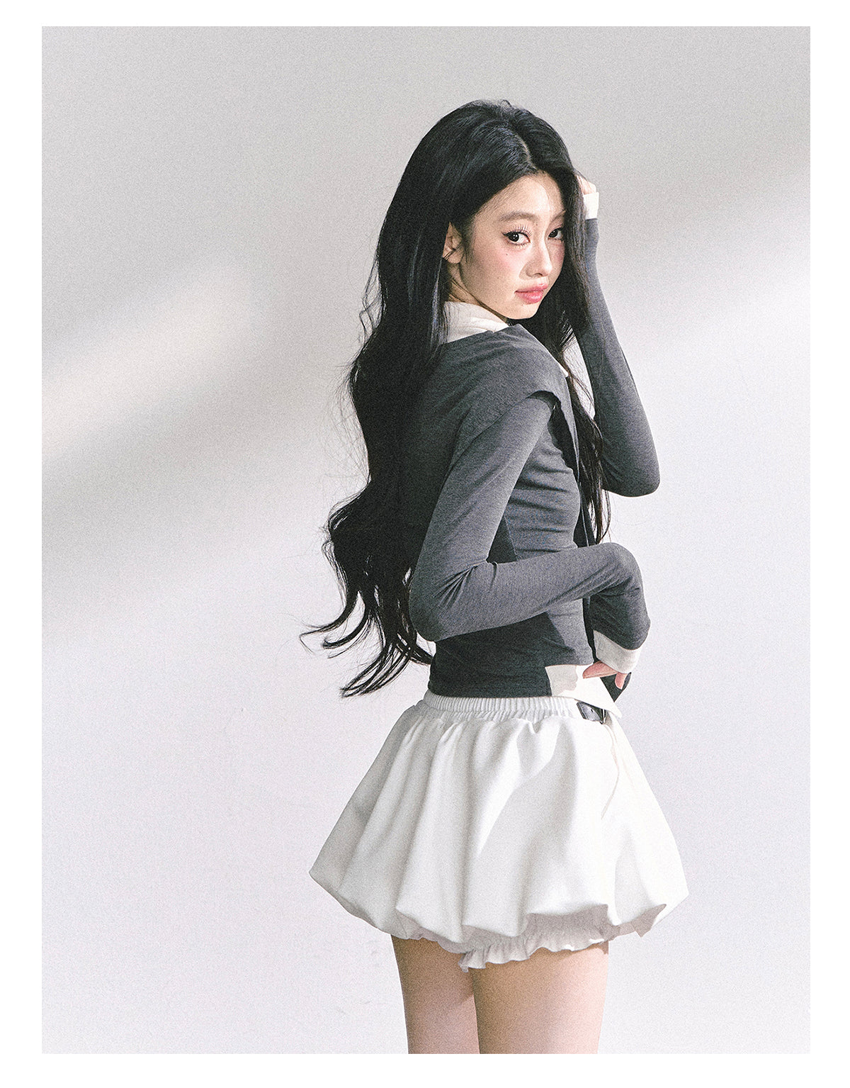 少也眼 "London Art Student" Layered Polo Long Sleeve Crop Tee