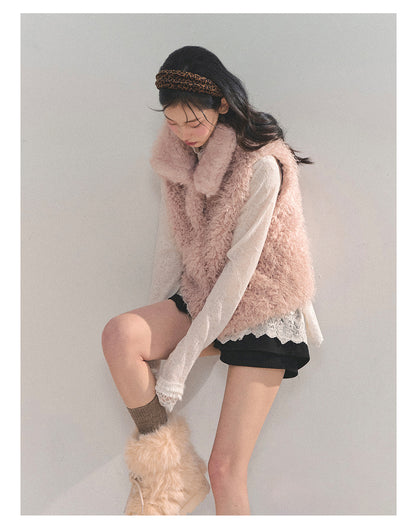 少也眼 “Warmth of a Dreamscape” Pink Faux-Fur Vest 94468854