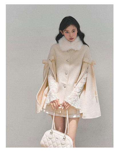 少也眼 “Snowland’s Tenderness” Wool Cape Coat with Detachable Fur Collar