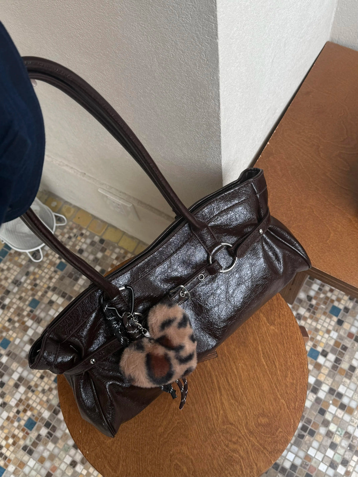 “Vintage Waxed Leather” Korean-Style Tote Shoulder Bag (Black / Brown / Burgundy)