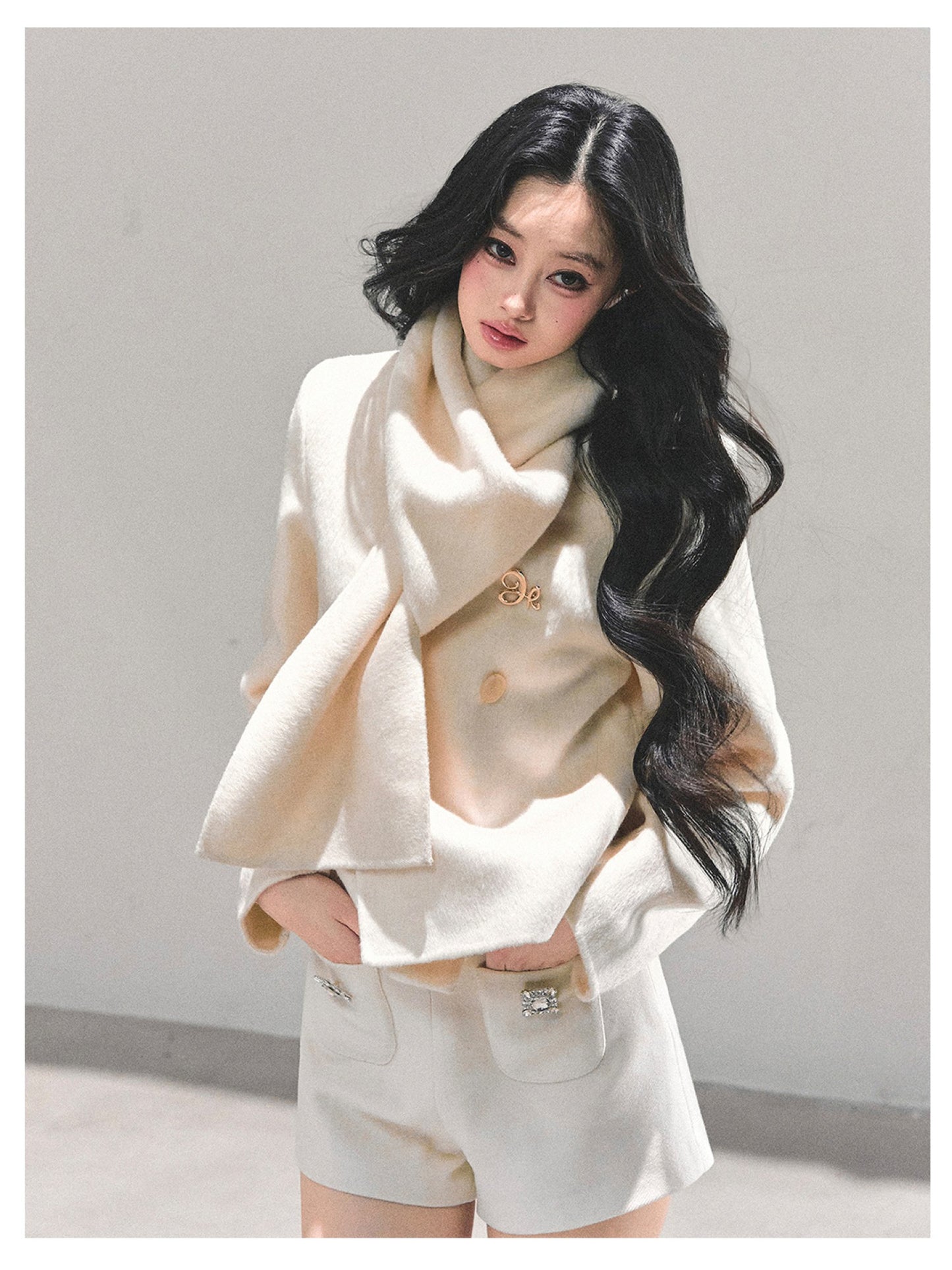 少也眼 “Twilight Forest" Woolen Oversized Coat - White