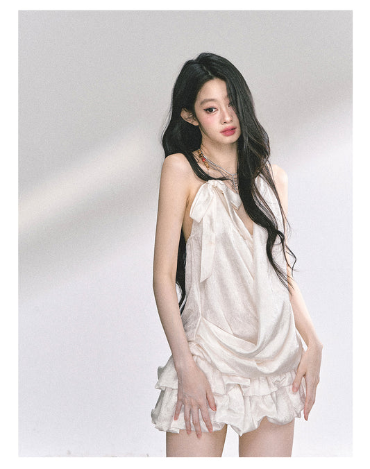 少也眼 “Evening Diva” French-Style Halter Mini Dress