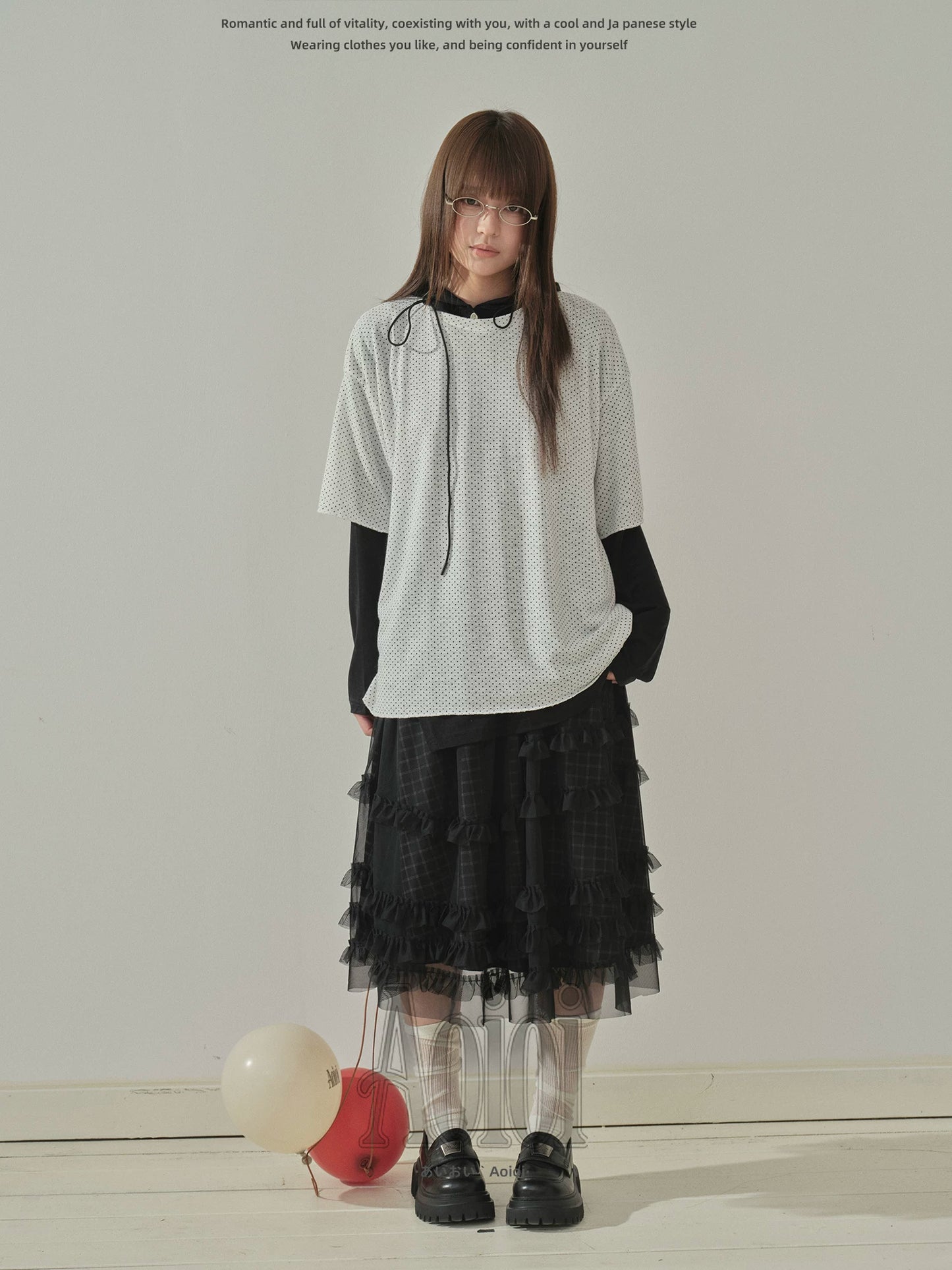 "Quiet Dots" Polka Dot Linen Blend T-Shirt (White / Coffee Gray)