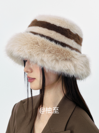 Off White Striped Plush Hat & Scarf Set – Cozy 2-Piece Winter Ensemble