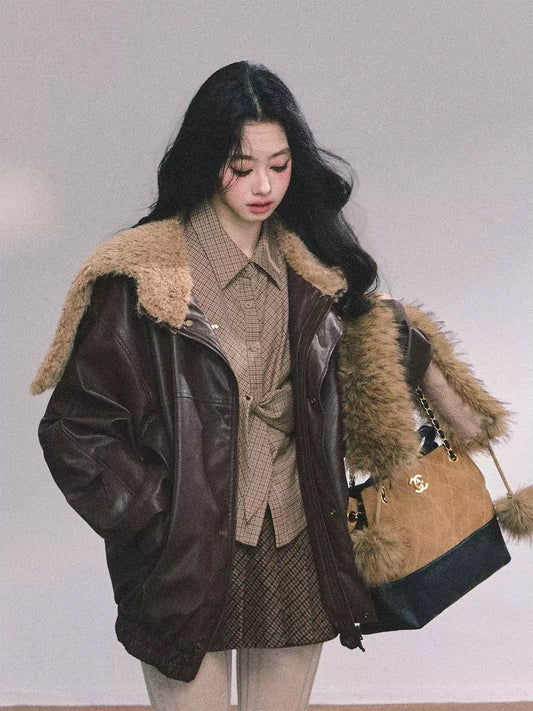 少也眼 Loose Fit PU Leather Jacket with Sherpa Lining