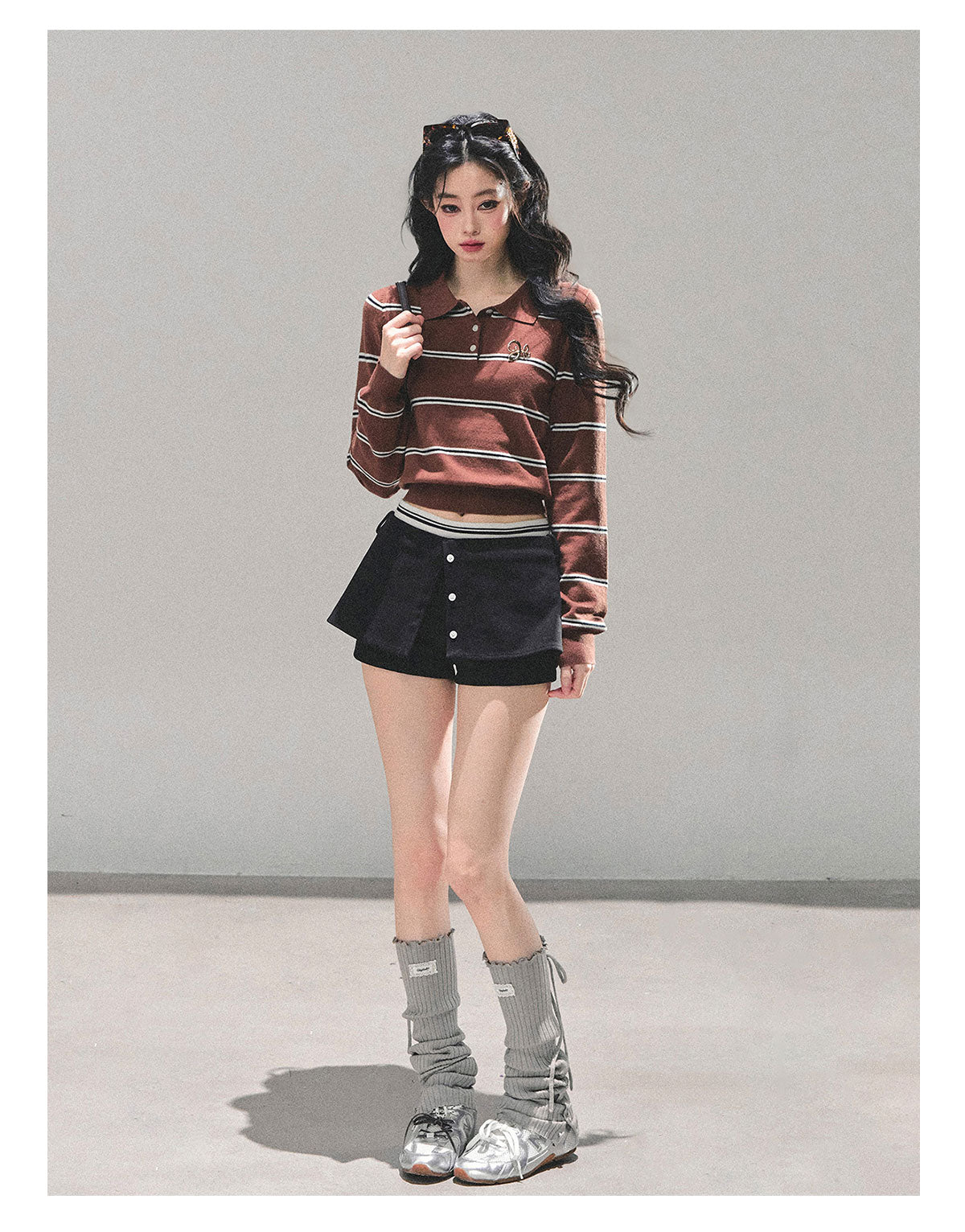 少也眼 “Between Illusion and Reality” Knit Polo Top - Mocha Brown 98465165