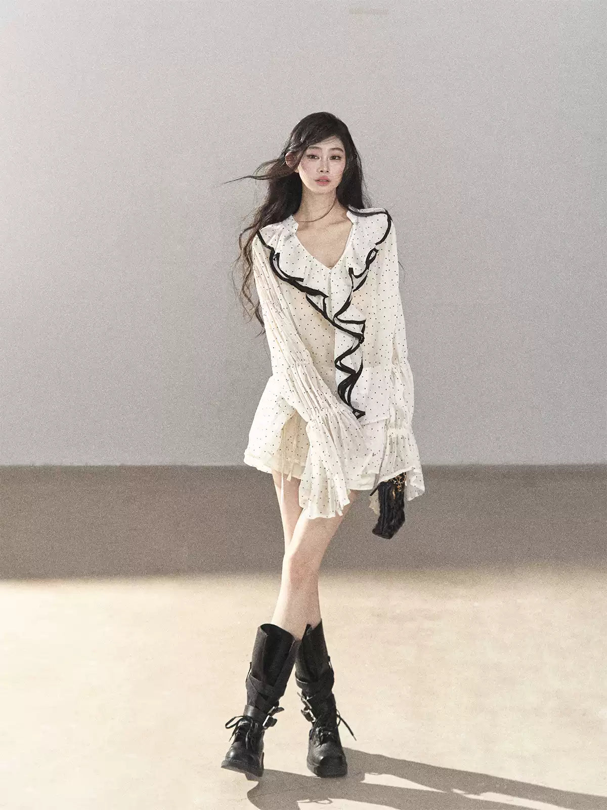 AOMALM - "Gossamer Moonlight" Pearl Shell Chiffon Top & Mini Skirt Set (With Tie & Flower)