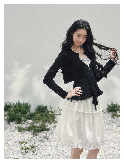 少也眼 “Lace in Between” French Knit V-Neck Two-Piece Set 55447