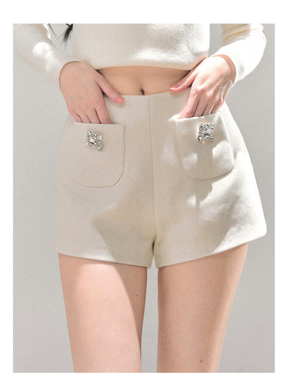 少也眼 “Through Her Dreamscape" Beige Shorts