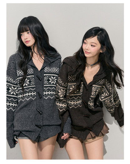 少也眼 "Weightless Night" Fair Isle Toggle Knit Cardigan