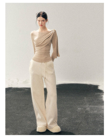 少也眼 “She Is Lighter Than the Wind” Streamer-Neck Top - Oatmeal