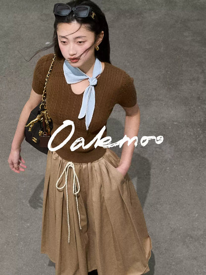 OAKMOO - "Soft Daisy Farm" V-Neck Wool Knit Top – Removable Scarf 25Q322
