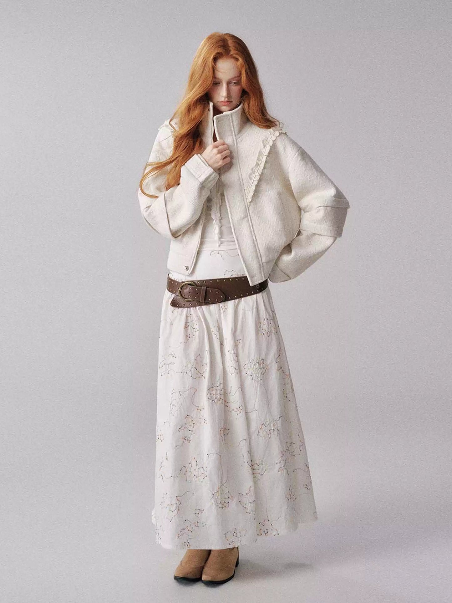 "云卷云舒" White Jacquard Short Jacket with Ruffle Collar