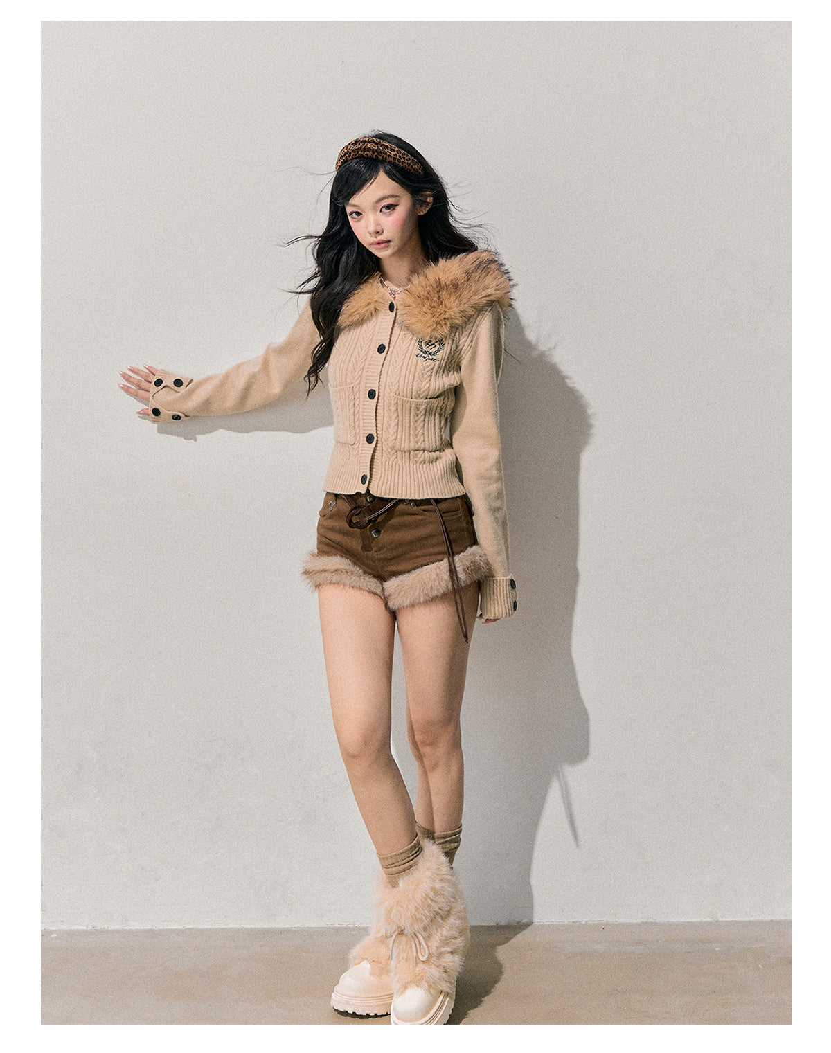 少也眼 “Silent Snowfall” Faux-Fur Collar Knit Cardigan 54639846